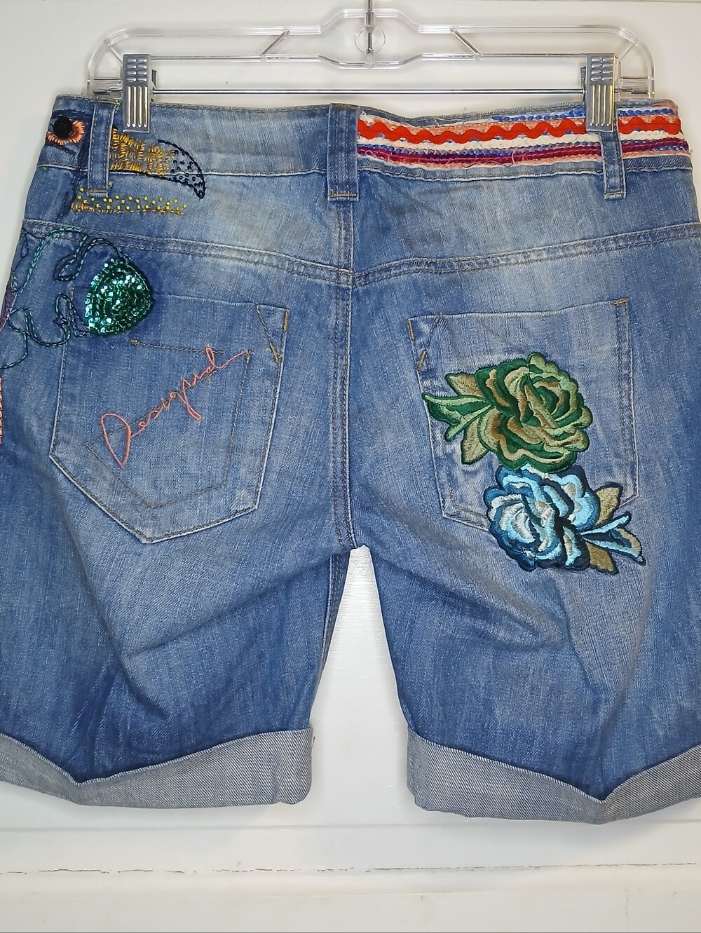 Desigual Women’s Denim Shorts Size 28 Embroidered Floral Cuffed Boho Stretch